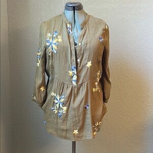 Relaxed Blouse with Mandarin Collar and 3/4 Sleeves